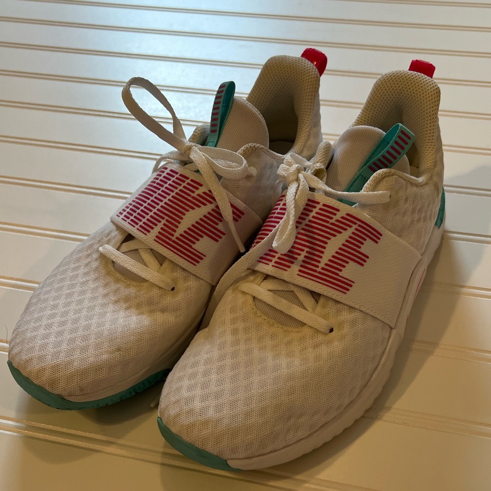 Nike Tennis Shoes